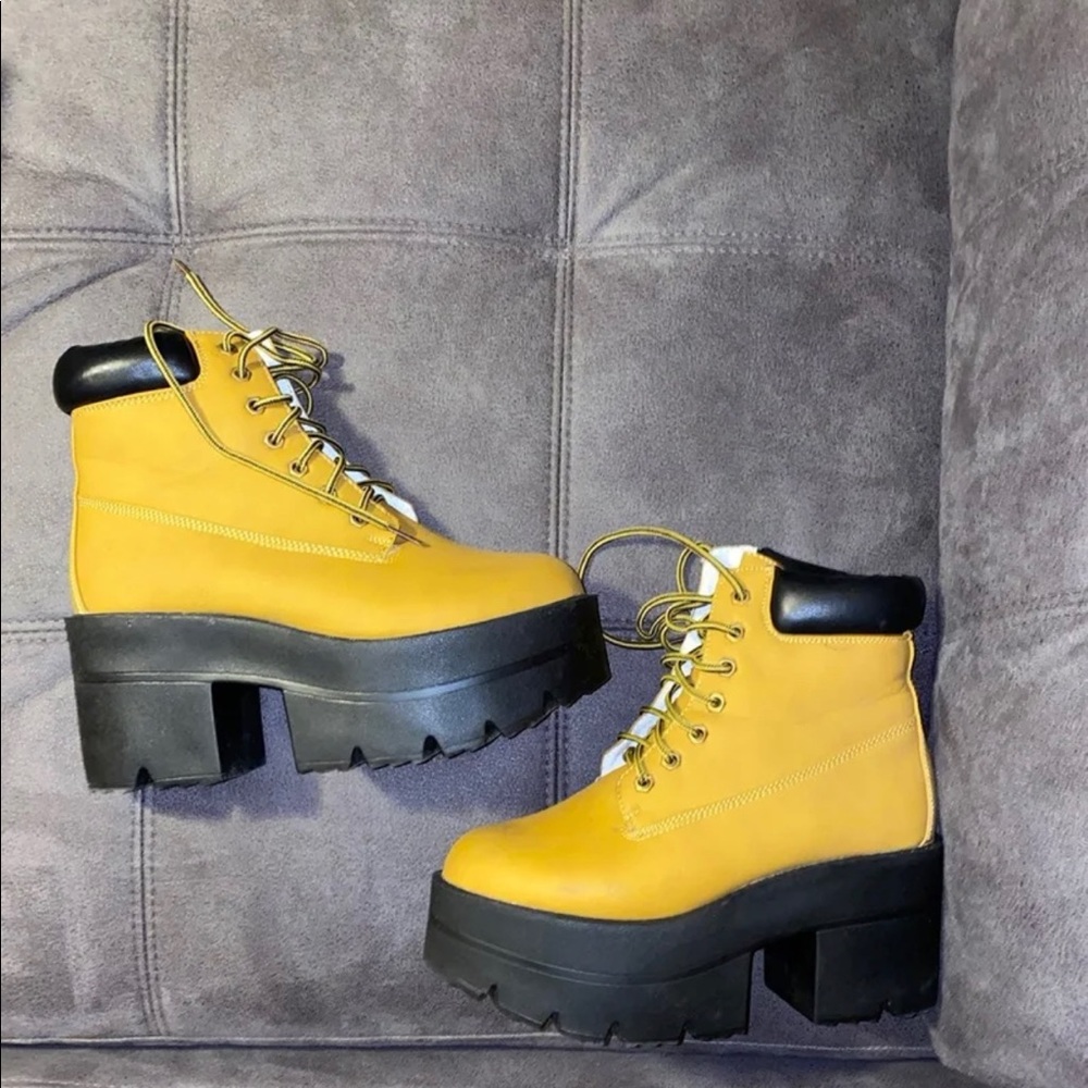 Platform Booties (Wheat)